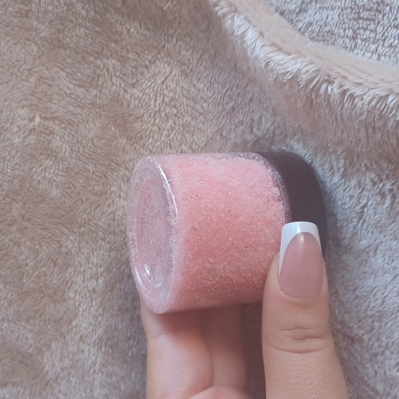 New release edible cotton candy lip scrub - Picture 2 of 3